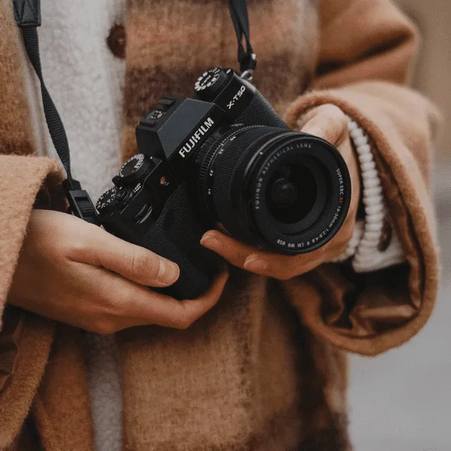 Fujifilm X-T50 Mirrorless Digital Camera - Black - Camera   16-50mm Lens