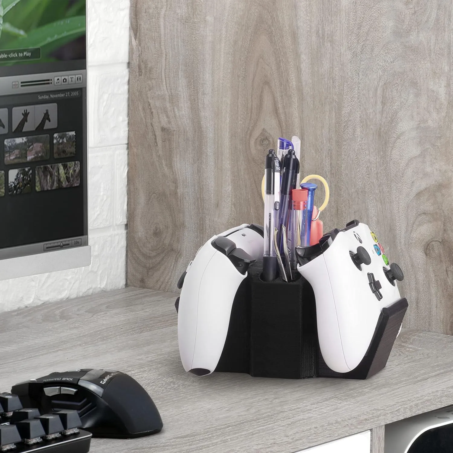 Game Controller Holder & Desktop Pen Organizer Stand With Ten Slots for Pens, Pencils, Stationery, Craft Tools & More - Universal Design for PS5 XBOX SERIES X ONE PS4 SWITCH PC Gamepads - D05 - Black