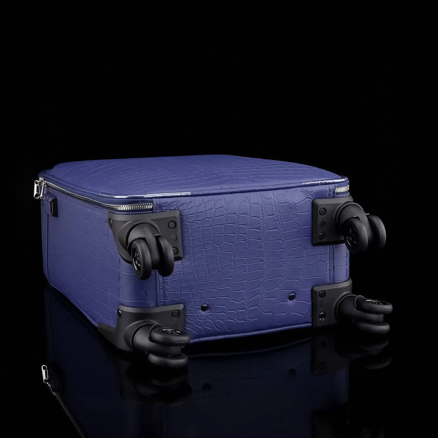 Matt Genuine Crocodile Leather Travel Carry On 20-Inch  Spinner Carry-on Suitcase Blue